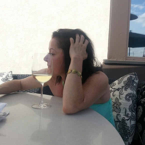 Meet your Posher, Tracy - Picture 1 of 1